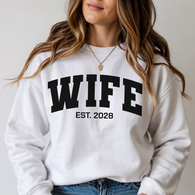 Camiseta Custom honeymoon matching sweatshirt, Wedding Gift (Engagement Sweatshirt for couples, Wifey Hubby matching outfits, Bachelorette party bride gifts)
