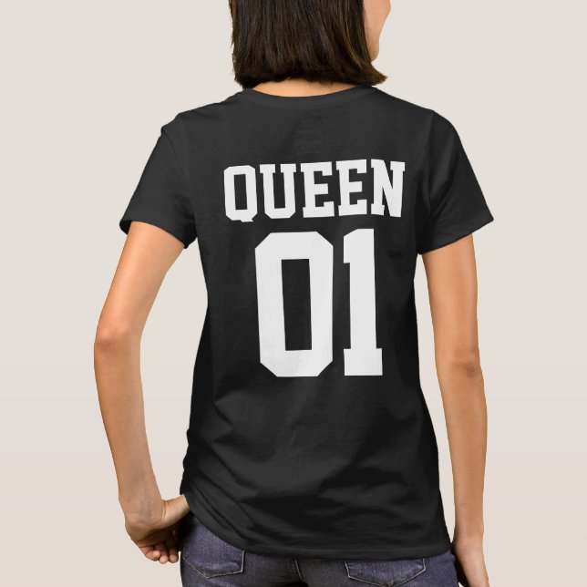 Camiseta Customizable Queen Number 01 Varsity Style Women's (Verso)
