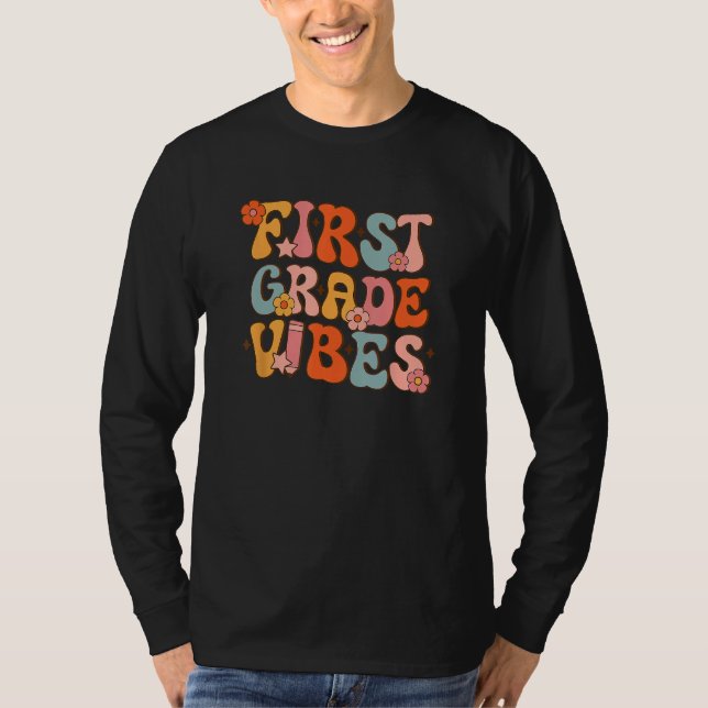 Camiseta Cute 1st Grade Vibes Back To School Retro First Gr (Frente)