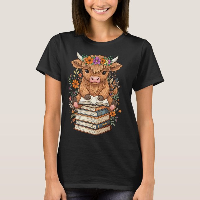 Camiseta Cute Baby Highland Cow Reading Book Librarian Book (Frente)