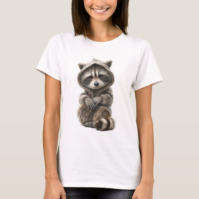 Camiseta Cute Baby Raccoon in a Cozy Knitted Hoodie (Frente)