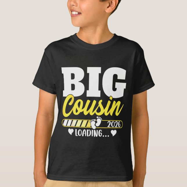 Camiseta Cute Big Cousin Loading 2026 Promoted To Big Cousi (Frente)