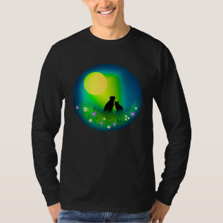 Camiseta Cute Cat and Dog Friends Together Gazing up at the