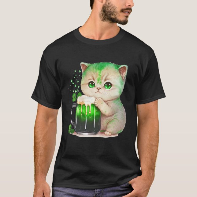 Camiseta Cute Cat Loves Beer St Patrick s Day Cat (Frente)