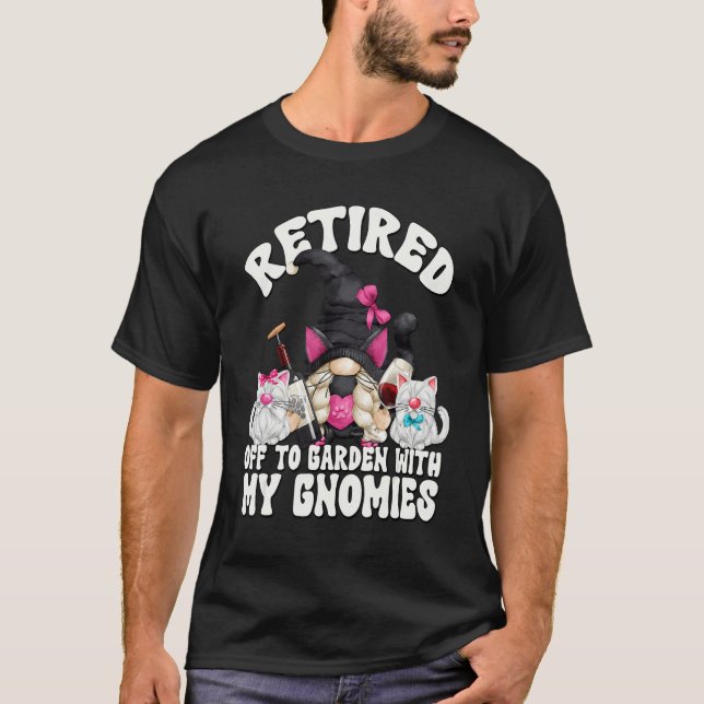 Camiseta Cute Cat Retired Mom Gnome For Cat Grandma Wine Re (Frente)