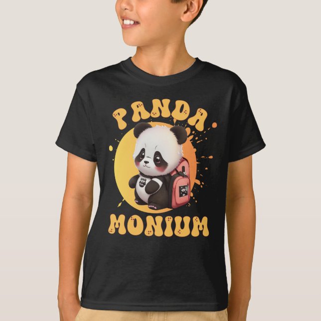 Camiseta Cute Chibi Kawaii Panda Nome Ano Escolar de Volta (Frente)