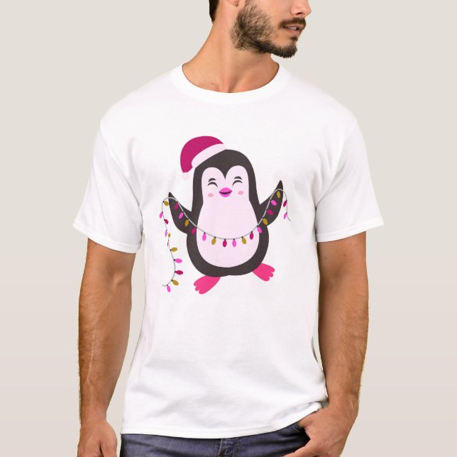 Camiseta “Cute Christmas Penguin Lights”  ✨  (Frente)