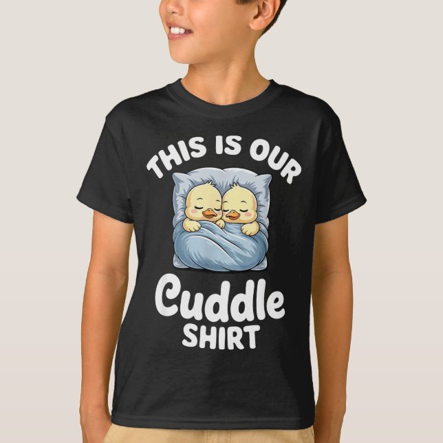Camiseta Cute Duck Couple Cozy This Is Our Cuddle  (Frente)