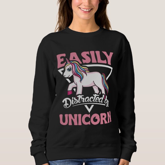 Camiseta Cute Easily distracted by unicorn  and unicorn (Frente)