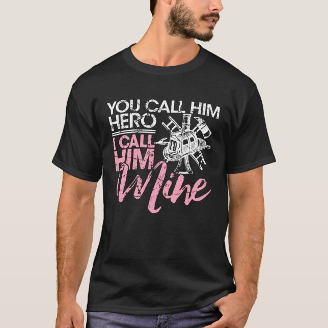 Camiseta Cute Firefighter Wife Fireman s Wife Girlfriend Wo (Frente)