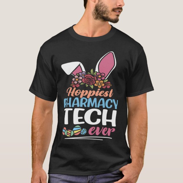 Camiseta Cute Hoppiest Pharmacy Tech Ever Bunny Ear Red Pla (Frente)