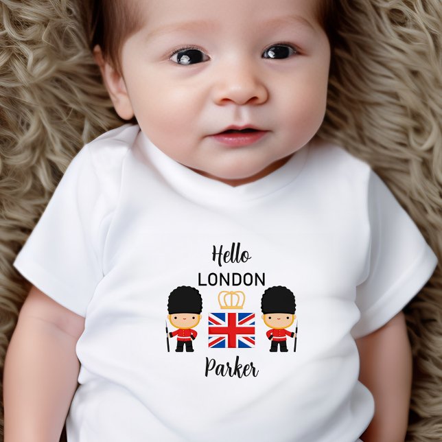 Camiseta Cute London Guarda Baby Boy Name British (Cute London Guards British Boy Baby T-shirt)