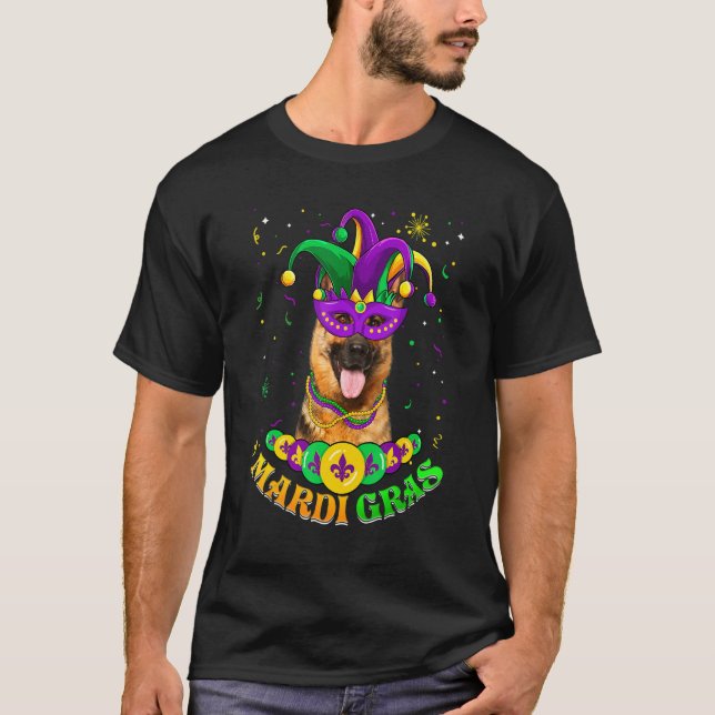 Camiseta Cute Mardi Gras German Shepherd Dog Dad Dog Mom Ma (Frente)