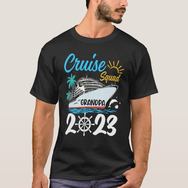 Camiseta Cute Matching Family Cruise Squad 2023 Grandpa Cru (Frente)