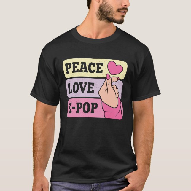Camiseta Cute Peace Love K Pop Music  Korean Pastel Pink K  (Frente)