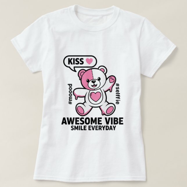 Camiseta Cute Pink Teddy Bear Saying Kiss – Kawaii Love Bea (Frente do Design)