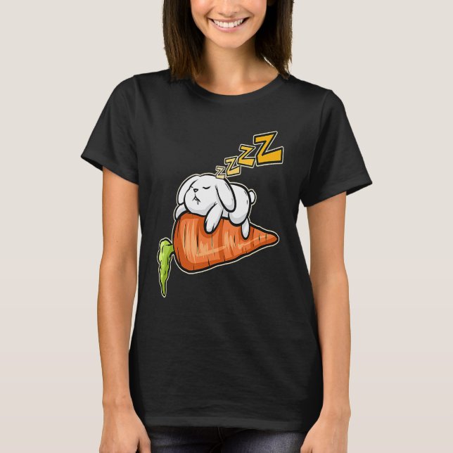 Camiseta Cute Rabbit Sleeping On A Carrot On Easter (Frente)