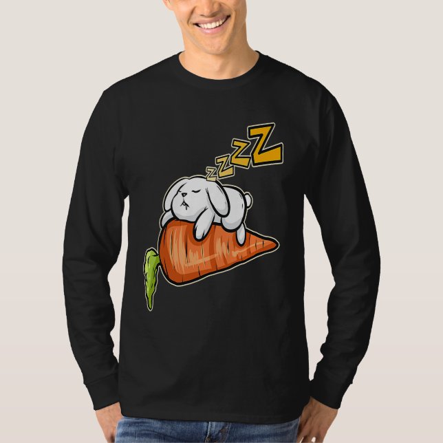 Camiseta Cute Rabbit Sleeping On A Carrot On Easter (Frente)