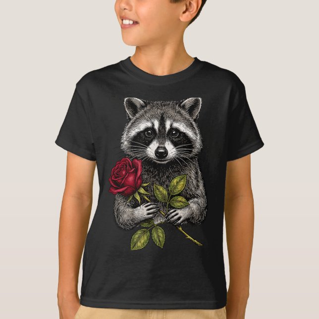 Camiseta Cute Raccoon Holding A Red Rose Sweet Raccoon Love (Frente)