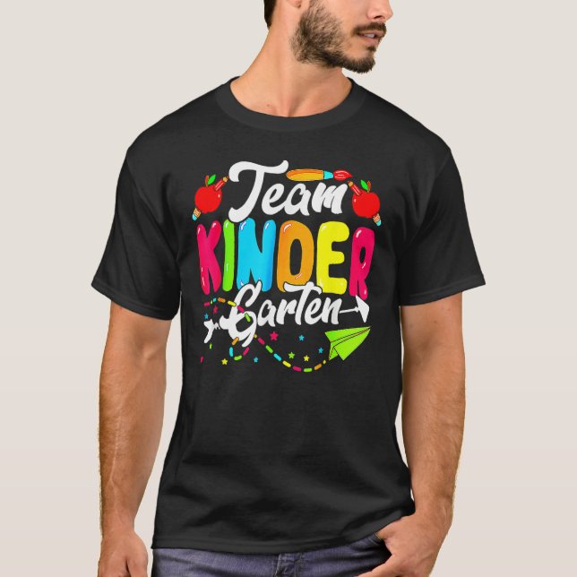 Camiseta Cute Team Kindergarten Happy Back To School Teache (Frente)