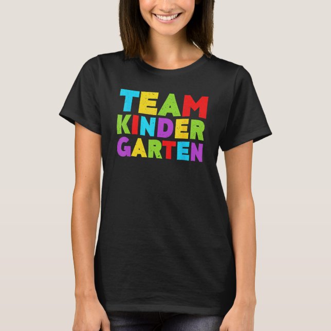 Camiseta Cute Team Kindergarten Teacher Students  Back To S (Frente)