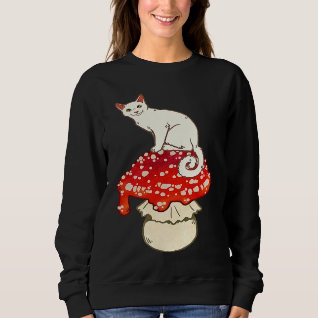 Camiseta Cute White Cat Sitting on Red Spotted Mushroom (Frente)