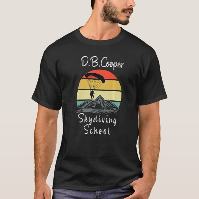 Camiseta D B Coopers Skydiving School Portland Oregon (Frente)