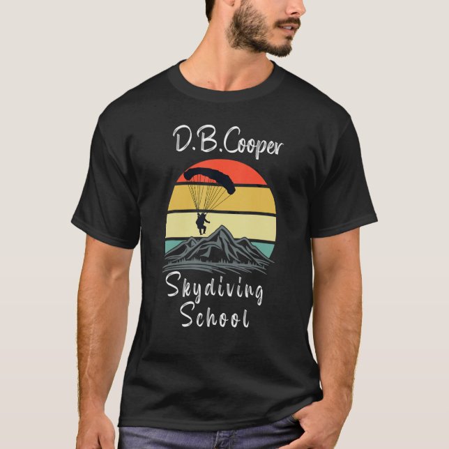 Camiseta D B Coopers Skydiving School Portland Oregon Desi (Frente)
