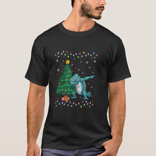 Camiseta Dabbing Chameleon Xmas Tree Luzes Feias de Natal (Frente)