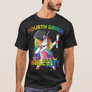 Camiseta Dabbing Fourth Grade Unicorn Graduation Class 2022