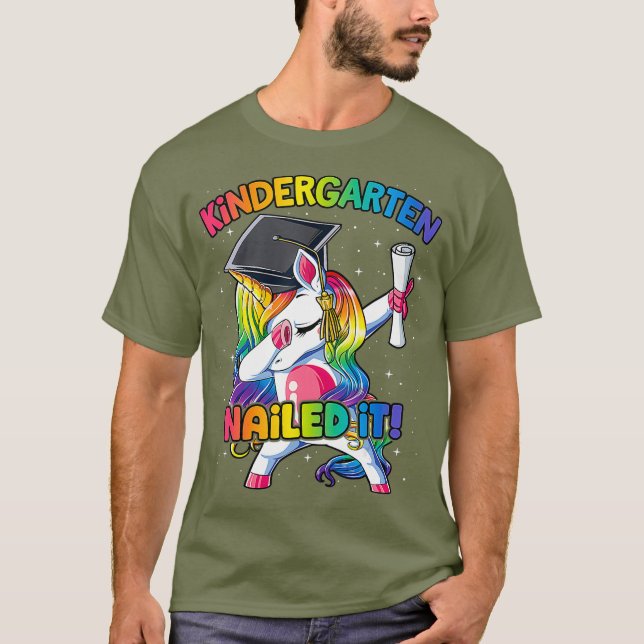 Camiseta Dabbing Kindergarten Unicorn Graduation Class (Frente)