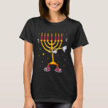 Camiseta Dabbing Menorah Hanukkah dançando feriado judeu<br><div class="desc">Dabbing Menorah Hanukkah dançando Feriado Judeu Chanukah</div>