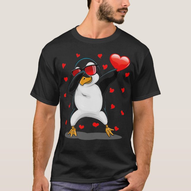 Camiseta Dabbing Penguin Sunglass Heart Dia de os namorados (Frente)