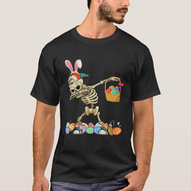 Camiseta Dabbing Skeleton Hanging Easter Egg Basket Happy E (Frente)