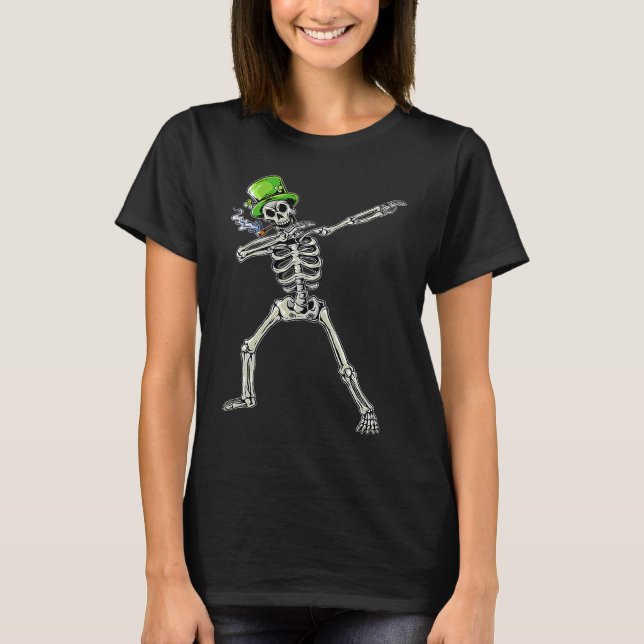 Camiseta Dabbing Skeleton Wearing Green Hat  St Patrick's D (Frente)