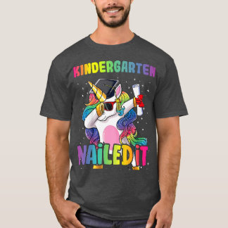 Camiseta Dabbing Unicorn Kindergarten Graduation Class 2022
