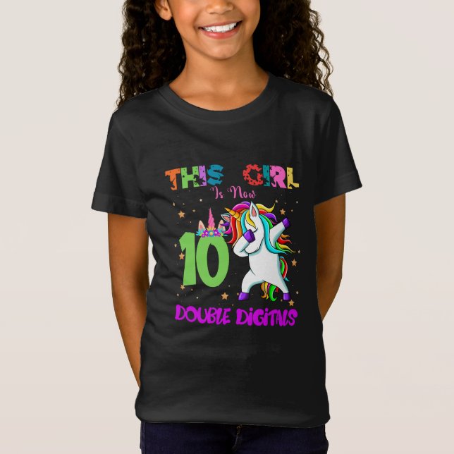 Camiseta Dabbing Unicorn-This Girl is Agora 10 dígitos dupl (Frente)