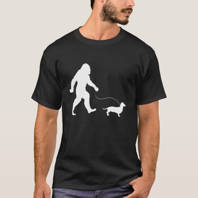 Camiseta Dachshund E Pé-Grande - Pé-Grande-Pé-Cão (Frente)