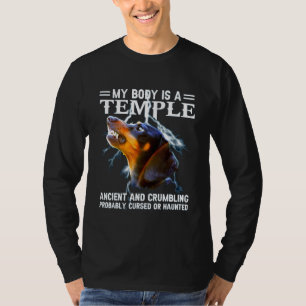 Camiseta Dachshund O Meu Corpo É Um Antigo Templo E Crumbli
