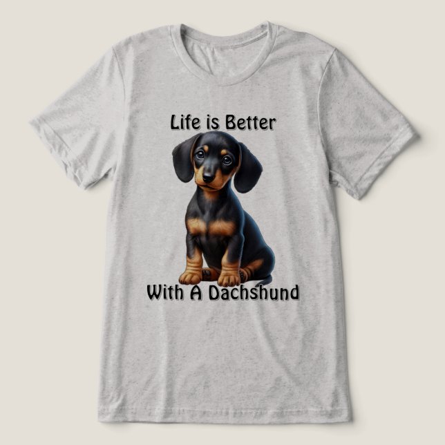 Camiseta Dachshund Puppy Sentado e Olhando com Inocente (Design frontal)