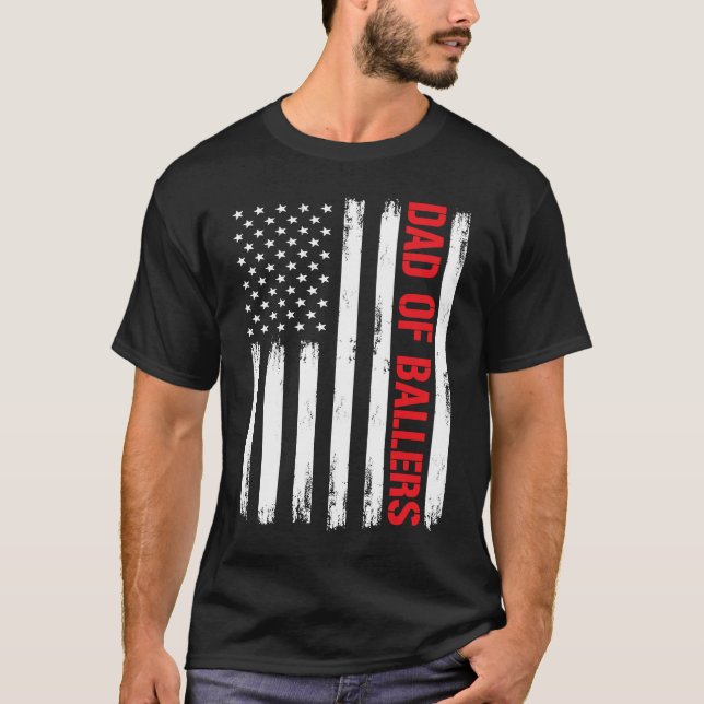 Camiseta Dad Ballers American Flag Volleyball Softball Team (Frente)