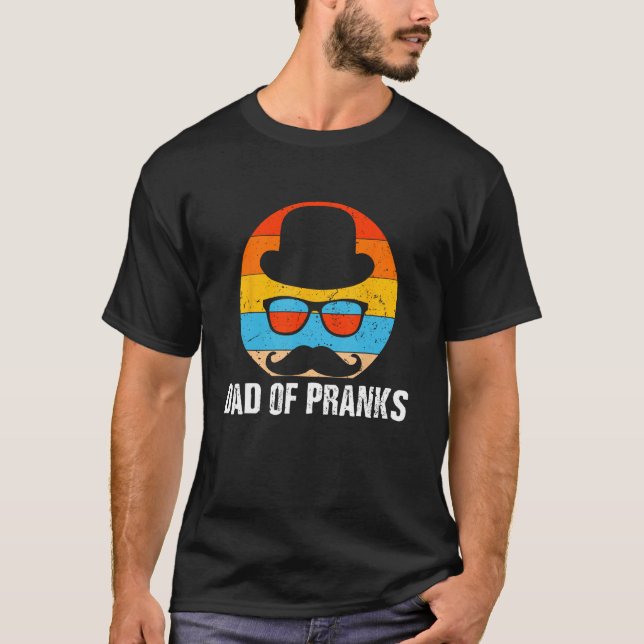 Camiseta Dad of Pranks Daddy Father Playful  Dad Jokes (Frente)