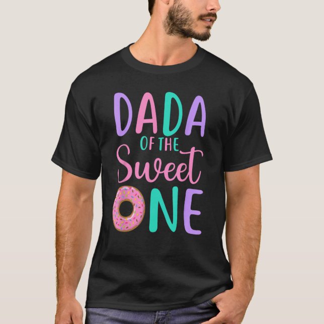 Camiseta Dada da Rosquinha da primeiro aniversario de uma P (Frente)