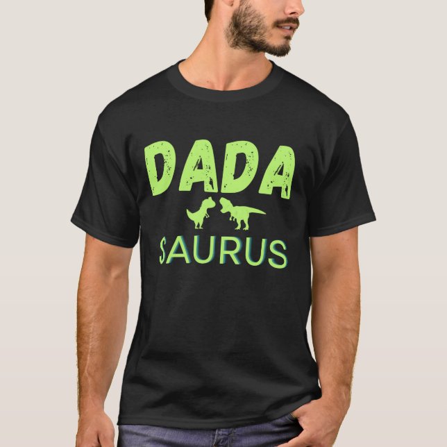 Camiseta Dada Saurus Correspondendo à Família Aniversário H (Frente)