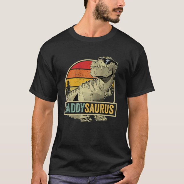 Camiseta Daddysaurus T Rex Dinossauro PaiSaurus Aniversário (Frente)