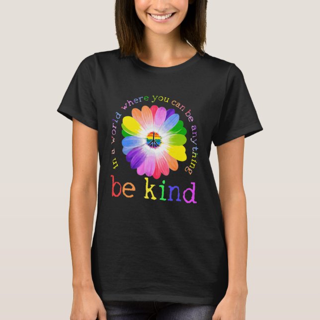Camiseta Daisy Em Um Mundo Onde Você Pode Ser Qualquer Cois (Frente)
