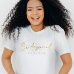 Camiseta Dama de Honra Dourado Nome Personalizado Despedida<br><div class="desc">A camiseta Dama de Honra Dourado Nome Personalizado Despedida de Solteira é uma peça moderna e minimalista para o seu grupo de noivas. Com um elegante texto em dourado falso, essa camisa simples, porém elegante, é perfeita para as festividades da despedida de solteira e pode ser personalizada com o nome...</div>