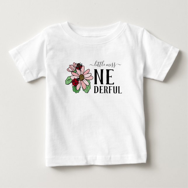 Camiseta Damybugs Rosa Daisies Pequena Miss Onelinda (Frente)