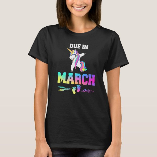 Camiseta Data de Vencimento Anúncio de Gravidez Março (Frente)