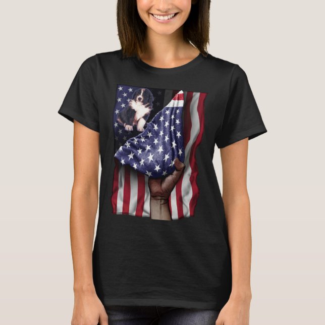 Camiseta Day Of Independence US Flag Bernedoodle (Frente)